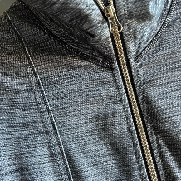 RARE Lululemon jacket size 4 - Picture 11 of 13